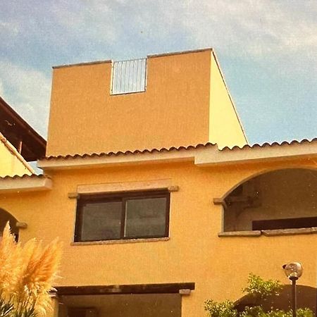 Giglio Apartment Vista Mare E Parcheggio Privato Porto Rotondo Exterior photo